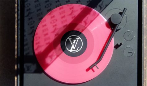 LOUIS-VUITTON-SPELL-ON-YOU-(V-LEQUET)1